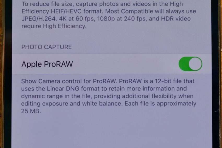 مميزات خاصية Apple ProRaw في النسخة التجريبية من iOS 14.3 2 مميزات خاصية Apple ProRaw في النسخة التجريبية من iOS 14.3