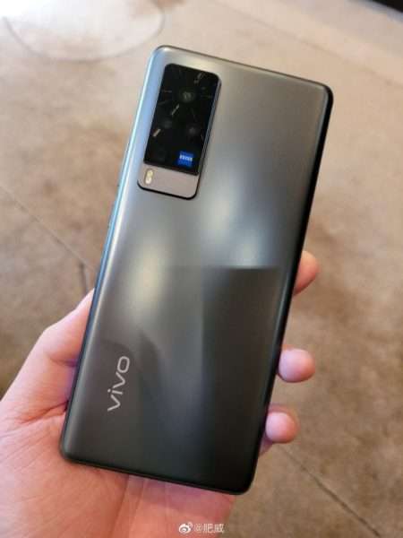 فيفو اكس 60 برو - vivo X60 Pro تسريب فيديو فتح صندوق الهاتف و صور حيّة جديدة 6 فيفو اكس 60 برو - vivo X60 Pro تسريب فيديو فتح صندوق الهاتف و صور حيّة جديدة