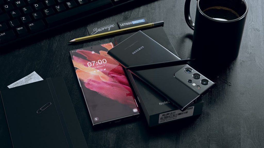 جالكسي نوت 21 الترا Galaxy Note 21 Ultra يظهر في فيديو مسرّب يكشف تصميم ثلاثي الأبعاد للهاتف 2 جالكسي نوت 21 الترا Galaxy Note 21 Ultra يظهر في فيديو مسرّب يكشف تصميم ثلاثي الأبعاد للهاتف