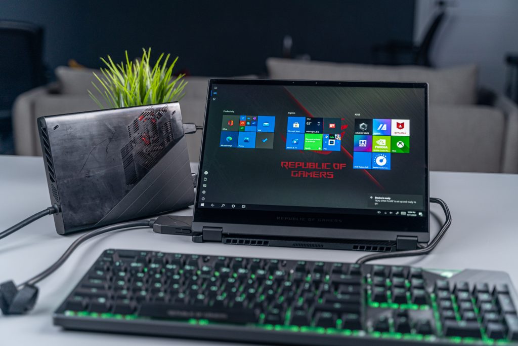 لابتوب ROG Flow X13 و ROG Zephyrus Duo 15 SE و Strix SCAR 17 من معرض CES 2021 2 لابتوب ROG Flow X13 و ROG Zephyrus Duo 15 SE و Strix SCAR 17 من معرض CES 2021