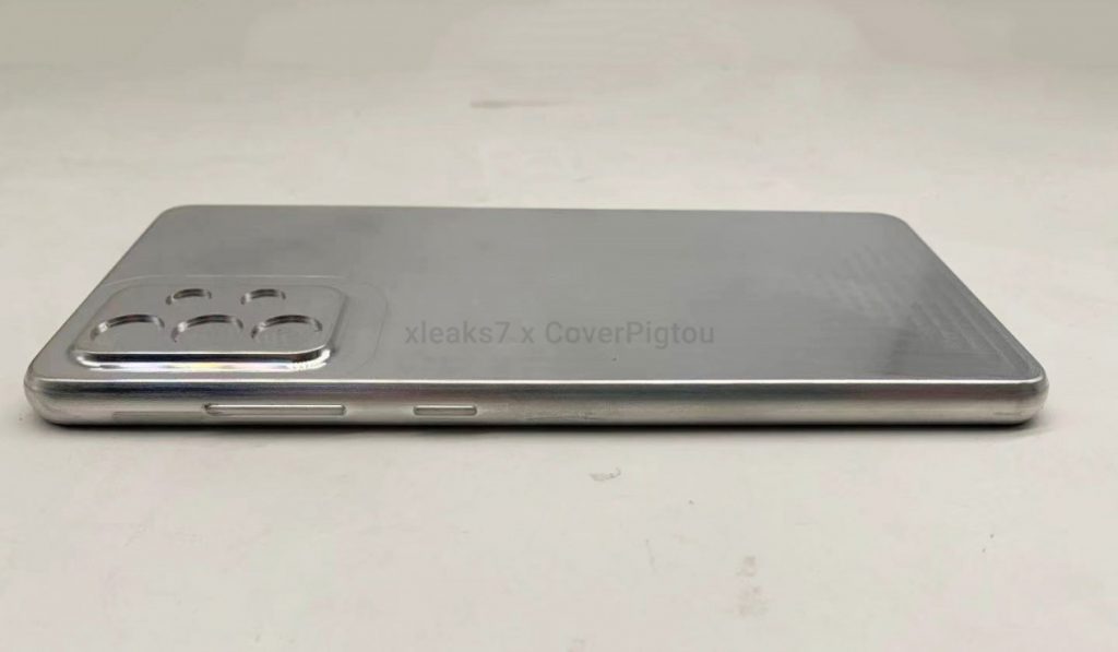 سامسونج جالكسي اى 72 - Galaxy A72 تسريب نموذج كامل من الألمونيوم للهاتف يكشف تصميمه بدقة 4 سامسونج جالكسي اى 72 - Galaxy A72 تسريب نموذج كامل من الألمونيوم للهاتف يكشف تصميمه بدقة