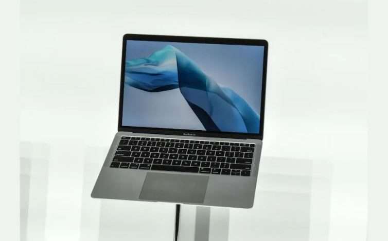آبل - Apple تعمل على طراز ماك بوك اير - MacBook Air جديد تعرف عليه 1 جهاز ماك بوك اير