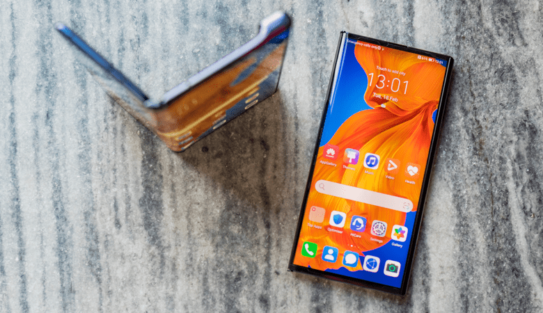 هواوي ميت اكس 2 – Huawei Mate X2 يظهر في ملصق ترويجي جديد يلمّح إلى تصميم جديد للشاشة القابلة للطي 1 هاتف قابل للطي يشبه تصميم هواوي ميت اكس 2