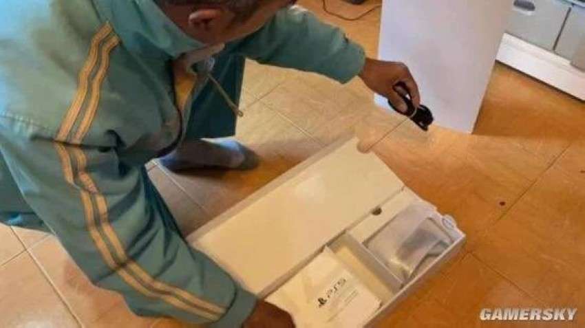 شاب يخدع زوجته من أجل اقتناء بلاي ستيشن 5 دون علمها 4 شاب يخدع زوجته من أجل اقتناء بلاي ستيشن 5 دون علمها