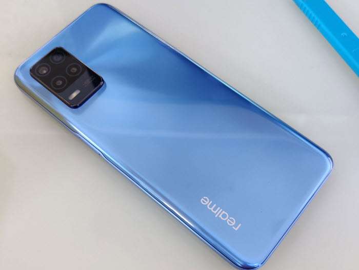 سعر ومواصفات ريلمي في 13 فايف جي - Realme V13 5G وأبرز المميزات والعيوب رسميًا