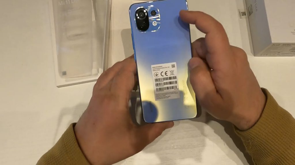 شاومي مي 11 لايت Xiaomi Mi 11 Lite فتح صندوق الهاتف وتأكيد مواصفاته في تسريب جديد 5 شاومي مي 11 لايت Xiaomi Mi 11 Lite فتح صندوق الهاتف وتأكيد مواصفاته في تسريب جديد