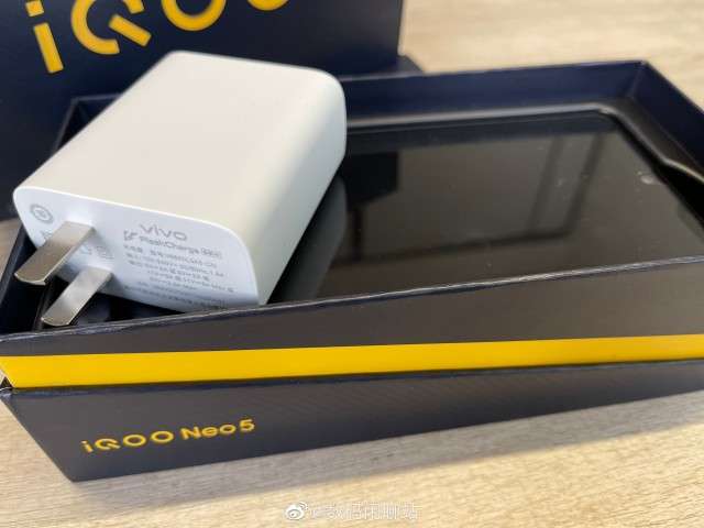 فيفو اي كيو او او نيو 5 – iQOO Neo5 يأتي بمعدل تحديث مرتفع ومواصفات أخرى مدهشة 2 فيفو اي كيو او او نيو 5