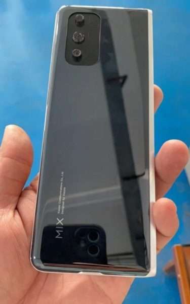 شاومي مي مكس فولد Mi Mix Fold يظهر في صور حية مسرّبة لأول مرة 5 شاومي مي مكس فولد Mi Mix Fold يظهر في صور حية مسرّبة لأول مرة