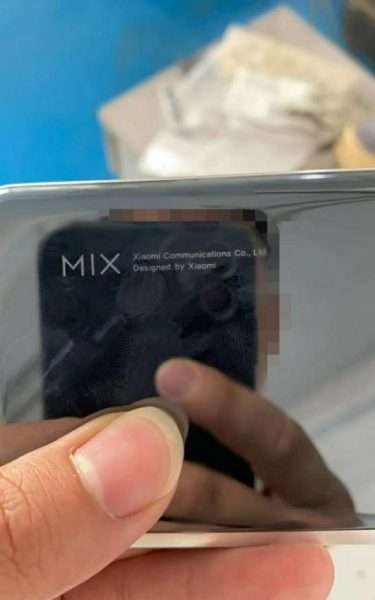 شاومي مي مكس فولد Mi Mix Fold يظهر في صور حية مسرّبة لأول مرة 3 شاومي مي مكس فولد Mi Mix Fold يظهر في صور حية مسرّبة لأول مرة