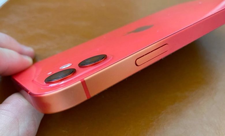 ايفون 12 - iPhone12 مشكلة تغيّر لون هيكل الهاتف تثير استياء المستخدمين 1 مشكلة هاتف ايفون 12