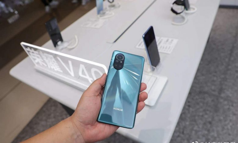 هونر في 40 لايت – Honor V40 Lite تسريب جديد يكشف صورًا حية للهاتف 1 هونر في 40 لايت