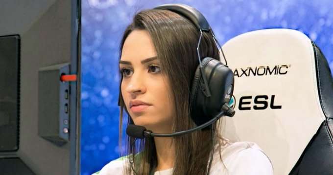 لاعبة كاونتر سترايك Counter-Strike محترفة تواجه عقوبة صارمة بالسجن 116 عام .. تفاصيل مثيرة 2 لاعبة كاونتر سترايك Counter-Strike محترفة تواجه عقوبة صارمة بالسجن 116 عام .. تفاصيل مثيرة