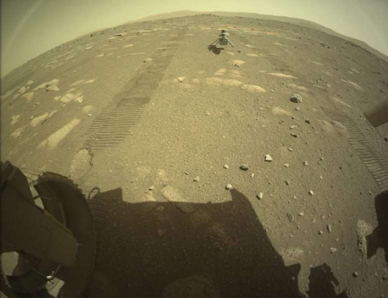 طائرة إنجينيوتي تنجح في الإقلاع من فوق سطح المريخ في رحلة هي الأولى من نوعها