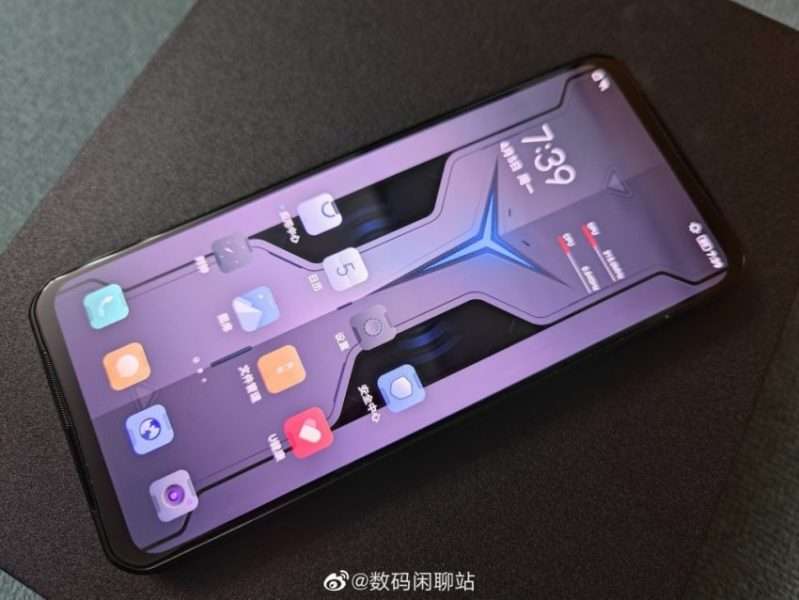 لينوفو ليجن 2 برو – Lenovo Legion 2 Pro يظهر في أول الصور الحيةّ بتصميم غير متوقّع 4 لينوفو ليجن 2 برو – Lenovo Legion 2 Pro يظهر في أول الصور الحيةّ بتصميم غير متوقّع