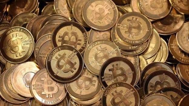 الشرطة البريطانية تضبط مزرعة لتعدين البيتكوين بالخطأ! 2 الشرطة البريطانية تضبط مزرعة لتعدين البيتكوين بالخطأ!