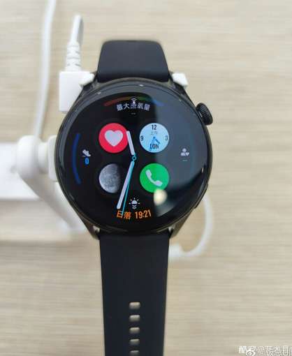 هواوي واتش 3 – Huawei Watch 3 تظهر في صور حية لأول مرة تكشف المزيد من التفاصيل عن المواصفات والتصميم 2 هواوي واتش 3