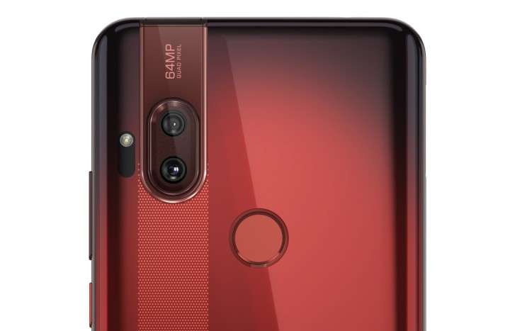 موتورولا ون اكشن Motorola One Action يتلقى تحديث أندرويد 11 مع تحسينات مهمة 5 كاميرات Motorola One Hyper