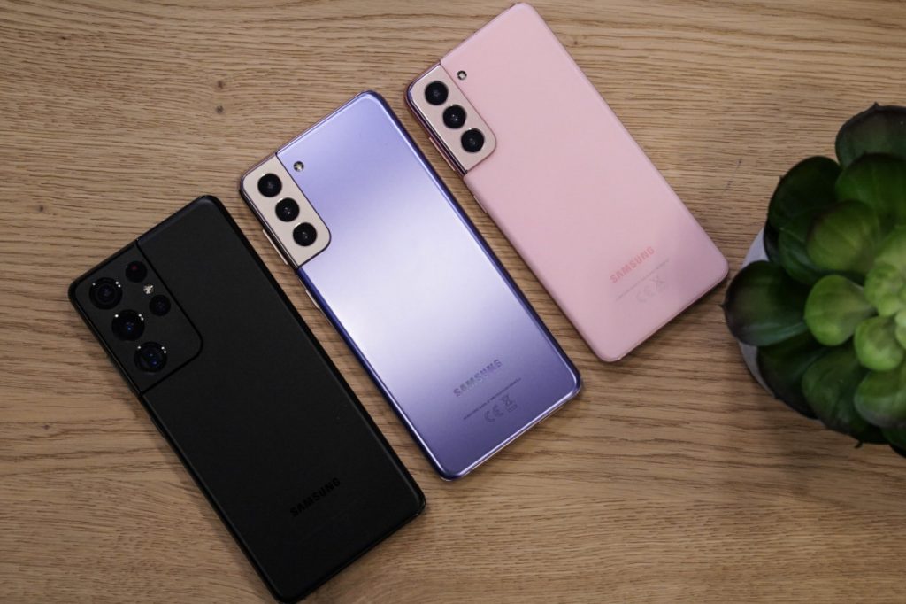 سامسونج جالكسي اس 21 – Galaxy S21 يبدأ الحصول على تحديثات الأمان لشهر أغسطس 2021 3 تحتوي هذه الصورة على سمة alt فارغة؛ اسم الملف هو samsung-galaxy-s21-vs-s21-vs-s21-ultra-which-to-choose-1-1024x682.jpg