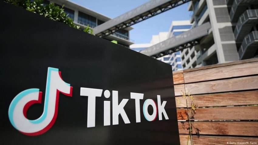 تيك توك TikTok يبدأ اختبار ميزة مقلّدة من سناب شات وانستجرام مع بعض المستخدمين