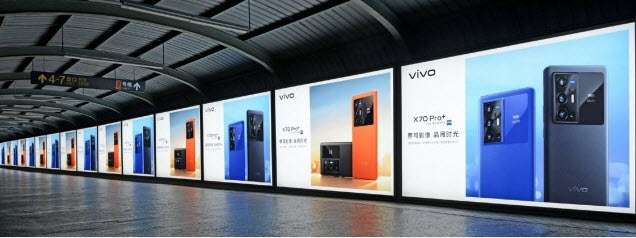 فيفو اكس 70 برو بلس - Vivo X70 Pro Plus يظهر في ملصق ترويجي جديد يكشف خيارات الألوان 2 Vivo X70 Pro Plus