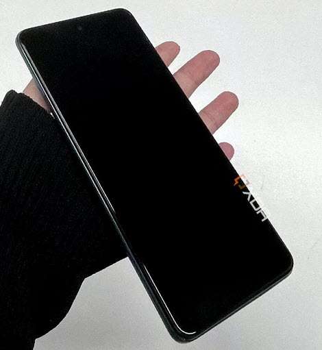 انفنيكس نوت - Infinix Note هاتف غامض يظهر في صور حية تكشف التصميم والمواصفات 3 انفنيكس نوت - Infinix Note هاتف غامض يظهر في صور حية تكشف التصميم والمواصفات