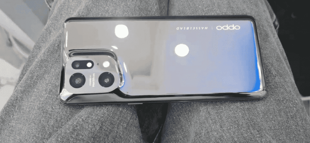 اوبو فايند اكس 5 برو – OPPO Find X5 Pro سيحصل على واجهة خلفية زجاجية بتصميم جذّاب 4 اوبو فايند اكس 5 برو – OPPO Find X5 Pro سيحصل على واجهة خلفية زجاجية بتصميم جذّاب