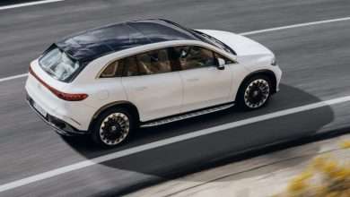أعلنت مرسيدس اليوم عن سيارة EQS SUV الكهربائية، حيث تشبه السيارة تصميم سيارة أخرى وهي سيارة EQS وتعتبر هذه السيارة هي أول سيارة دفع رباعي كهربائية بالكامل يتم تصنيعها للسوق الأمريكية.