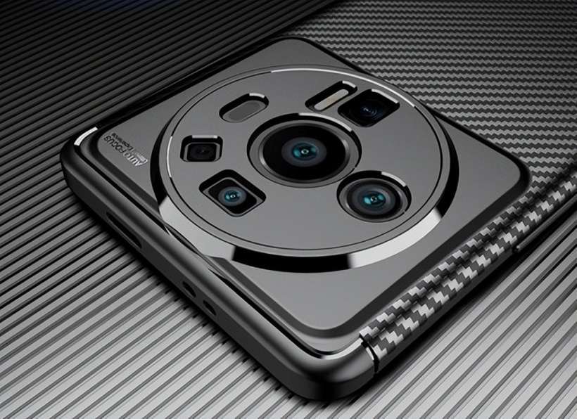 شاومي 12 الترا – Xiaomi 12 Ultra كشف تصميم الكاميرا الخلفية في صور أغطية حماية مسرّبة