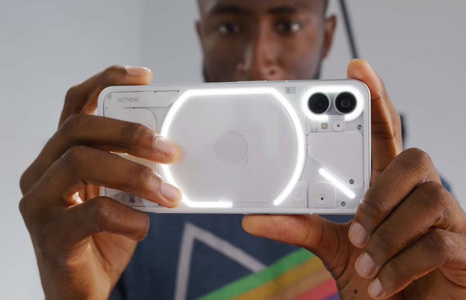هاتف Nothing Phone (1) كشف تفاصيل مثيرة للاهتمام في مقطع فيديو جديد للهاتف الغامض