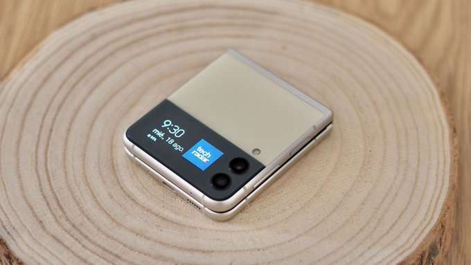 Galaxy Z Flip 4
