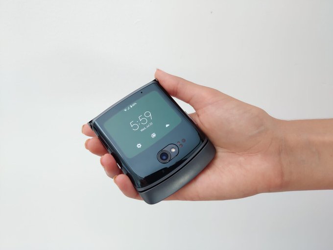 موتورولا ريزر 3 – Motorola RAZR 3 سيصل بسعر مفاجأة للجميع! 3 موتورولا ريزر 3 – Motorola RAZR 3 سيصل بسعر مفاجأة للجميع!