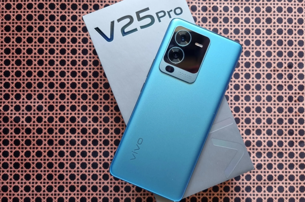 فيفو في 25 برو
