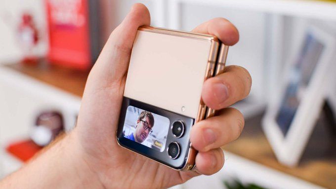 ميزة قد يحصل عليها هاتف Galaxy Z Flip 5