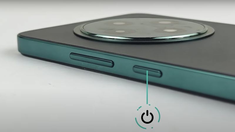 كنا قد تحدثنا عن بطل "اوبو رينو 12 برو" OPPO Reno 12 F ولكن ماذا عن الشقيق الاصغر فى هذه العائلة اوبو رينو 12 اف والذى يعدنا بالعديد من الامكانيات الى جانب تصميم متميز فدعونا نتعرف عليه عن قرب ونتعرف على اعهم مميزاته وعيوبه فى هذه الحلقة الجديدة من راي رقمي …اهلا بكم