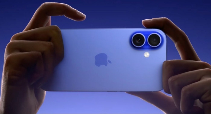 أعلنت آبل عن النماذج الجديدة من ايفون 16 "iPhone 16" في حدثها الخاص "It's Glowtime" لشهر سبتمبر. يأتي ايفون 16 بتحسينات كبيرة مقارنة بالجيل السابق ايفون 15، مما يقلل الفجوة بينه وبين ايفون 16 برو، حيث يتضمن بعض الميزات التي كانت في السابق حصرية للنماذج المتقدمة.
