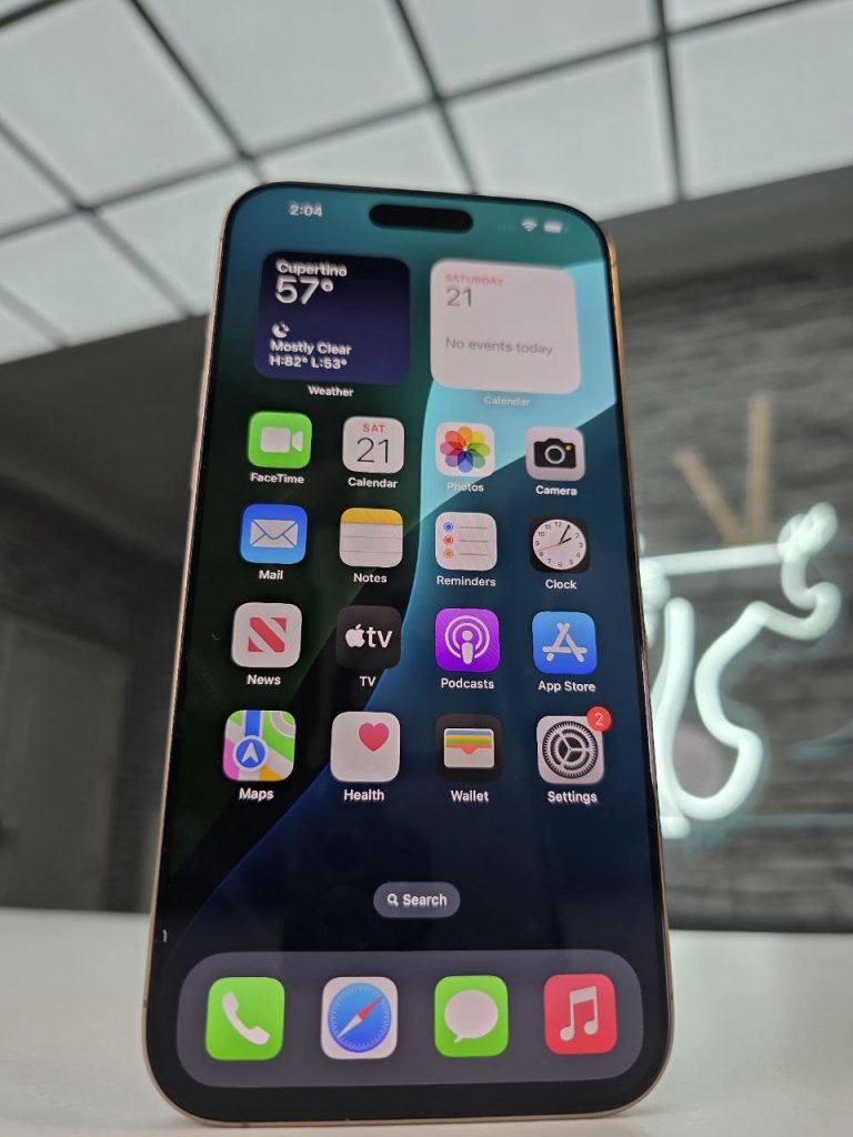 أطلقت أبل جهازها الأقوى والأحدث، ايفون 16 برو ماكس "iPhone 16 Pro Max". اليوم ننقل لكم تجربتنا الشاملة للهاتف بعد صدوره بموضوعية، ونشارككم أكثر ما أعجبنا وأبرز خيب آمالنا في الهاتف… وهل يستحق الشراء؟