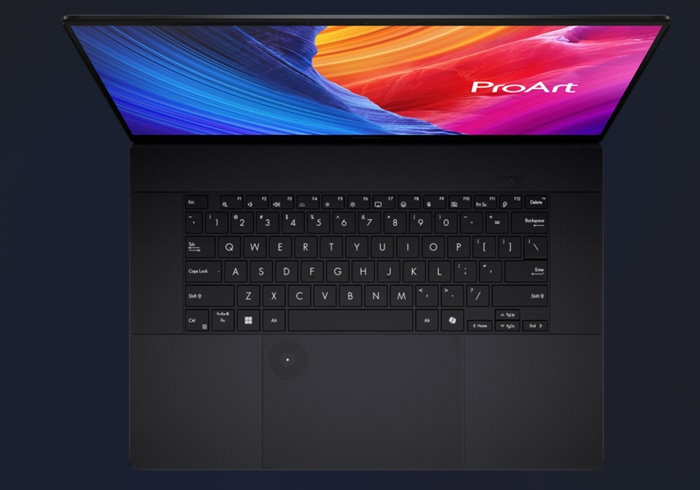 إليك ProArt P16 - أفضل رفيقك لك في عالم الإبداع سواء في الإستوديو أو أثناء التنقل. تضمن شاشته اللمسية من نوع OLED دقةً لونية عالية للتدقيق بسلاسة، بينما تعمل منافذ الإدخال/الإخراج متعددة الاستعمالات على توصيل جميع أجهزتك الطرفية بسلاسة.