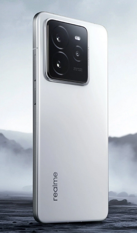 تستعد ريلمي لإطلاق هاتفها الجديد ريلمي جي تي 7 برو - realme GT 7 Pro  في الصين بتاريخ 4 نوفمبر، مع تأكيد الشركة لاحقًا على إصداره عالميًا في نفس الشهر، مما يجعله أول هاتف يعمل بمعالج Snapdragon 8 Elite في عدة أسواق.
