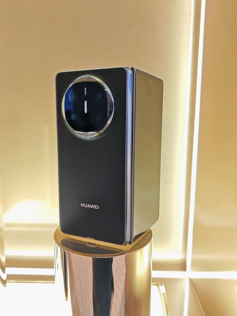 HUAWEI Mate X6