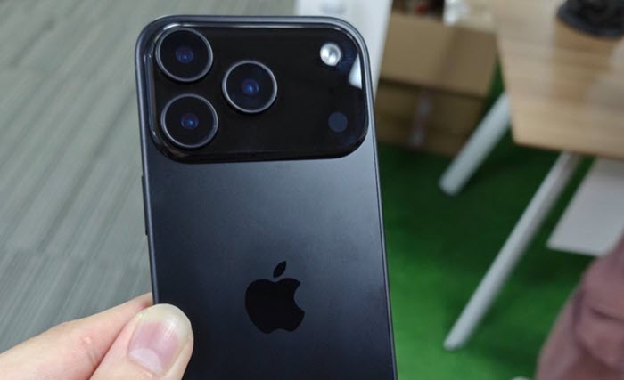 iPhone 17