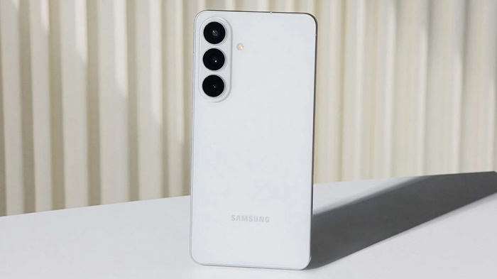 Galaxy S26 FE adopts flagship design