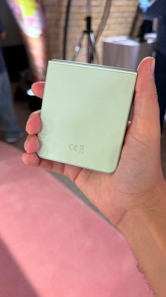 Galaxy Z Flip8